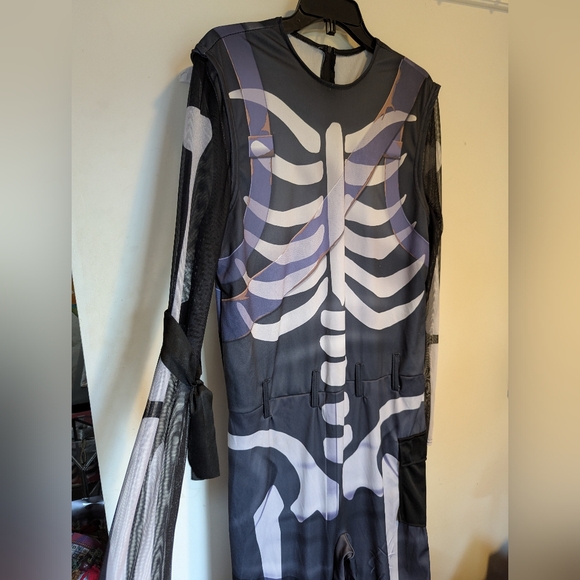 Spirit Halloween Fortnite Skull Trooper Skeleton Adult Large Costume - Picture 3 of 15